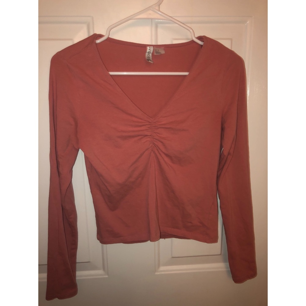 H&M pink sinched V-neck low cut long sleeved top